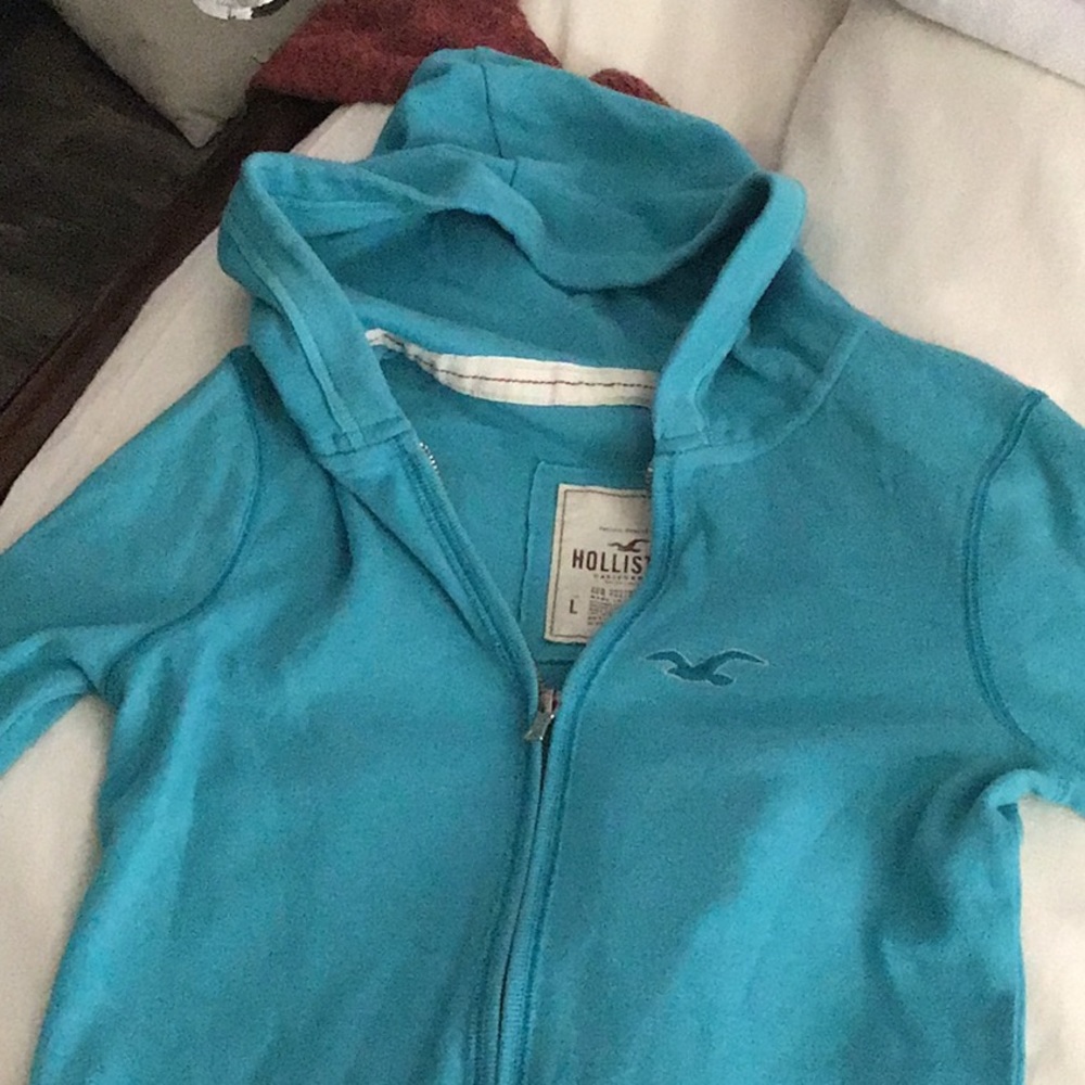 Hollister top